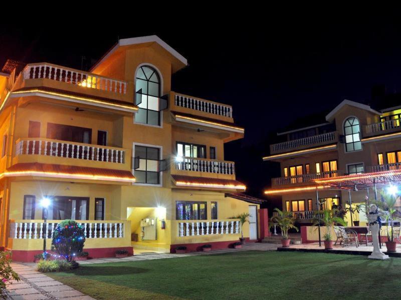 Marina Bay Beach Resort Candolim Ngoại thất bức ảnh