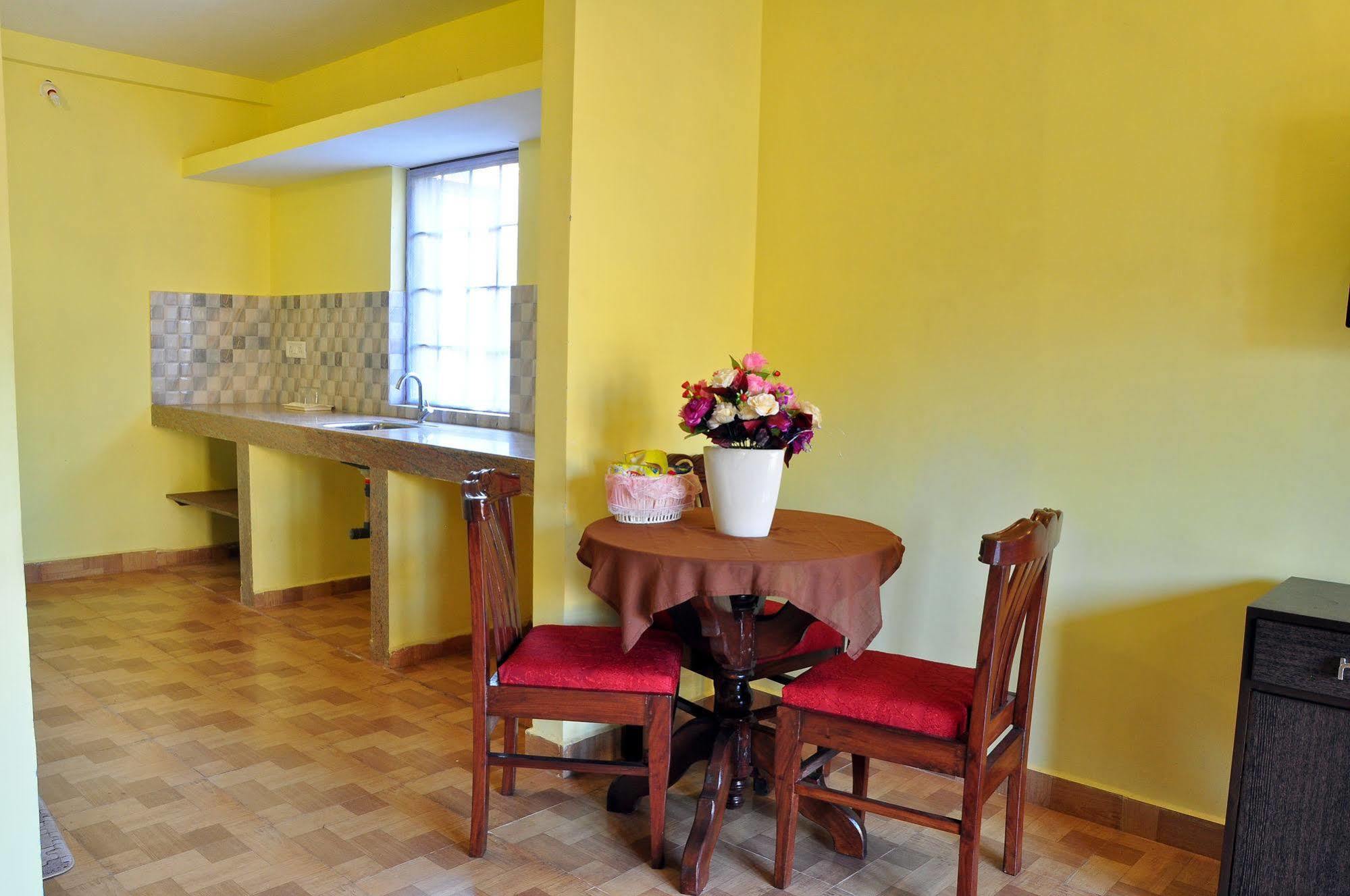 Marina Bay Beach Resort Candolim Ngoại thất bức ảnh