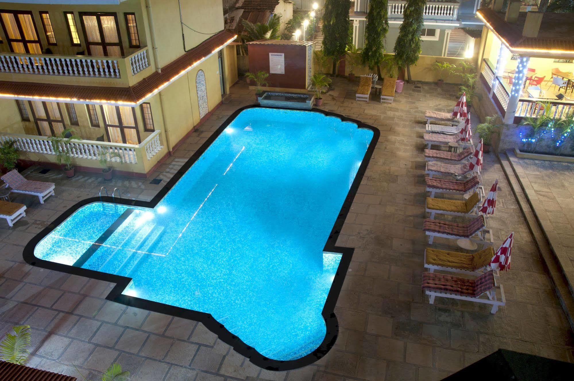 Marina Bay Beach Resort Candolim Ngoại thất bức ảnh