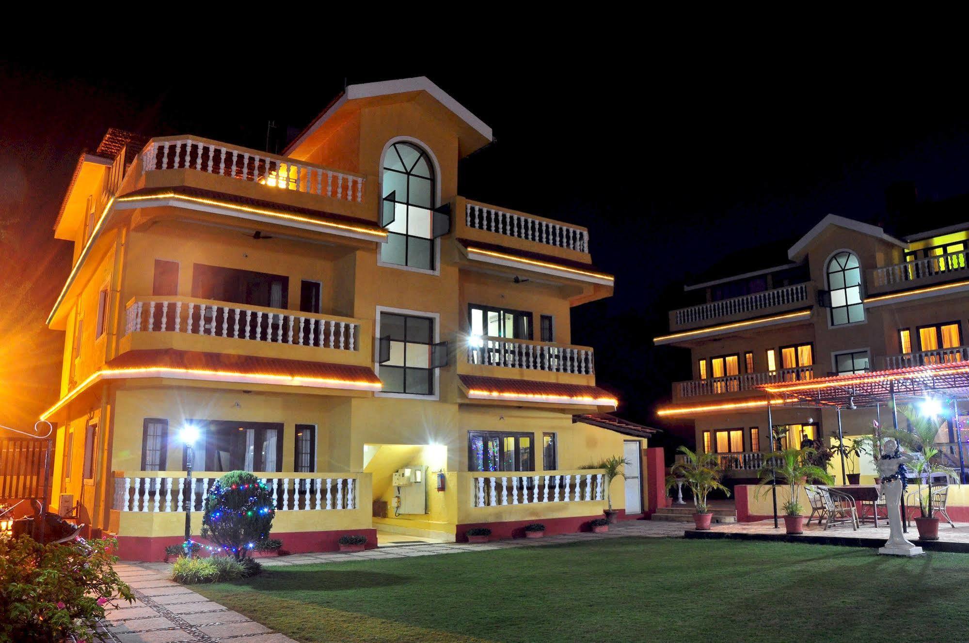 Marina Bay Beach Resort Candolim Ngoại thất bức ảnh