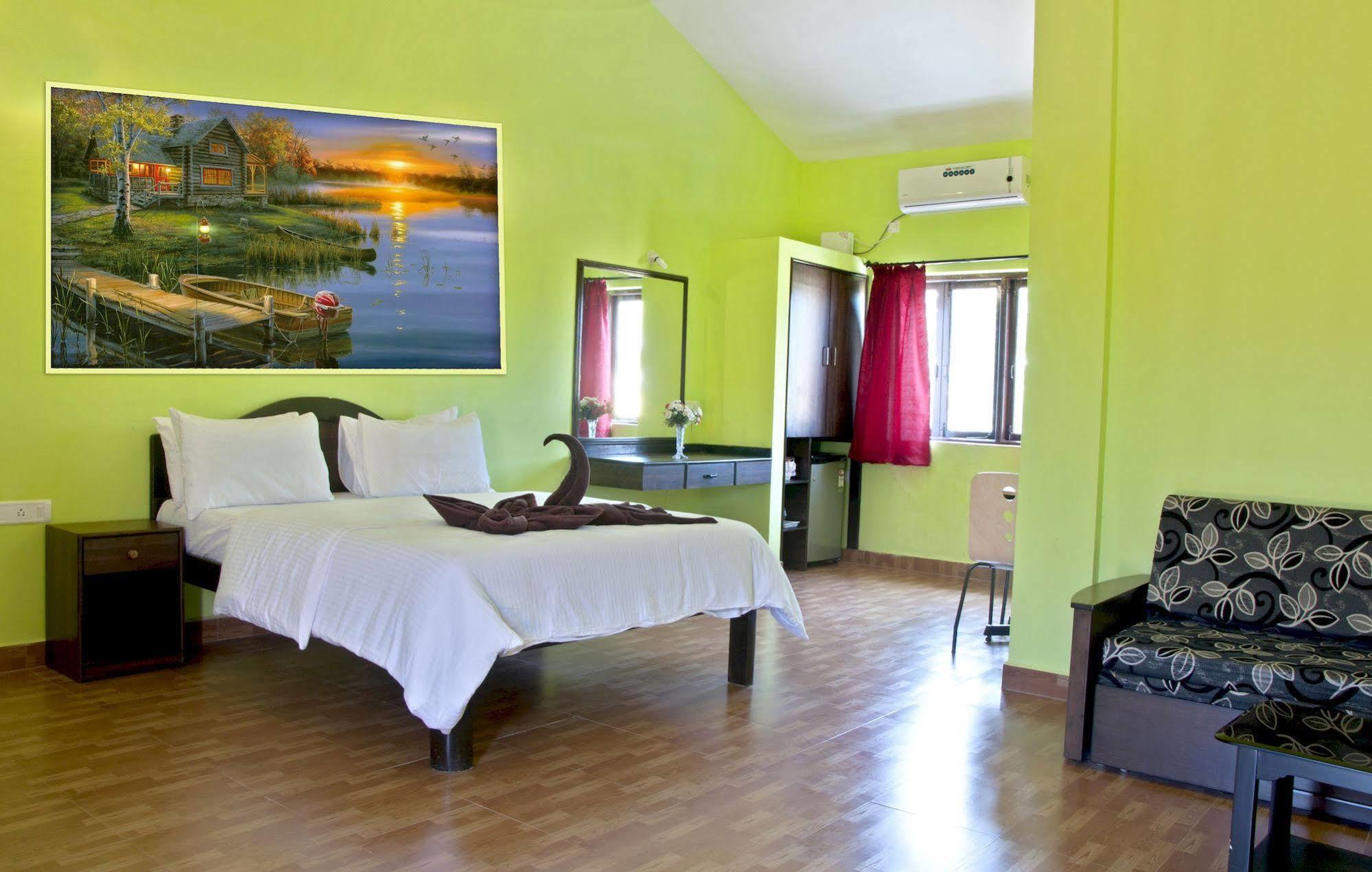 Marina Bay Beach Resort Candolim Ngoại thất bức ảnh